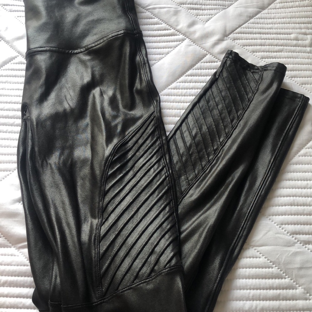 Spanx| Faux leather leggings| Women’s| Size M| Black. Biker core, dark a…